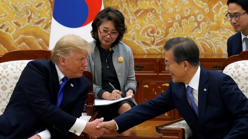 Președintele american Donald Trump a discutat la telefon duminică cu omologul său sud-coreean Moon Jae-in 
