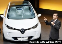کارلوس گون، مدیرعامل رنو که اتحاد جدید چند شرکت خودروسازی را رهبری خواهد کرد