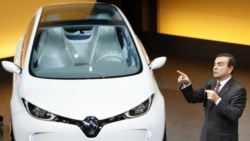 Гон представя новия електрически модел на “Рено” Renault ZOE през 2011 г.