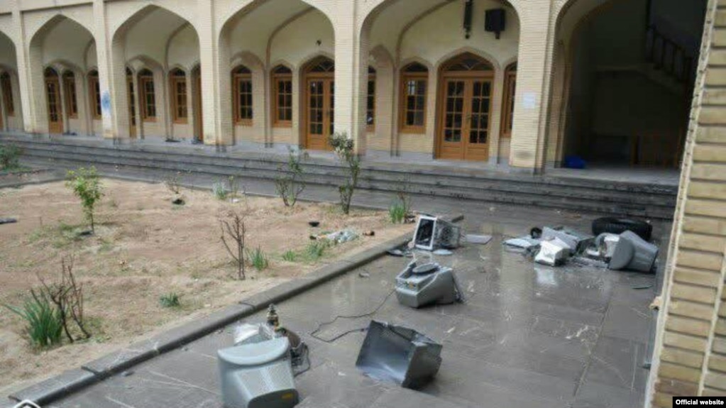 تصویر خبرگزاری حوزه علمیه از حمله به حوزه علمیه کازرون 