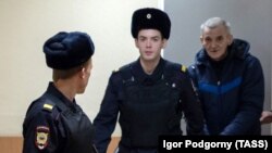 Юрий Дмитриев во время одного из заседаний суда в Петрозаводске