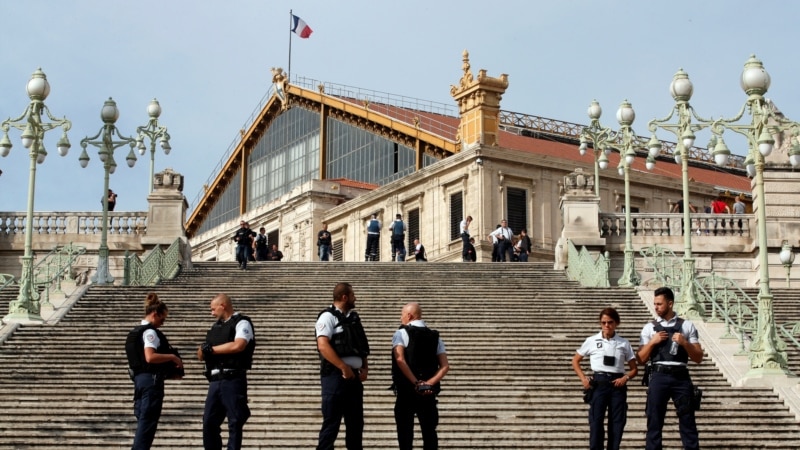 Francë: Mobilizim masiv i forcave të sigurisë për festat e fundvitit