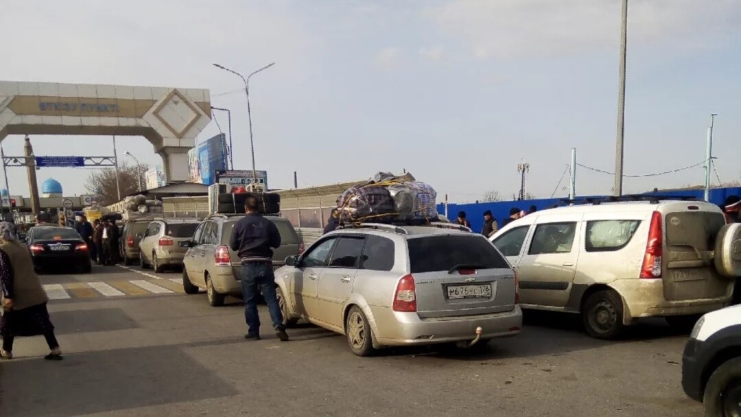 Трусикиге жұлқылау бейне Орыс лесбиянка порно онлайн көру