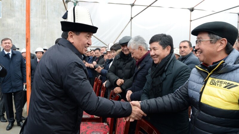 Эркебаев: Жээнбеков менен жолугушууда азыркы саясий абал кеп болушу мүмкүн