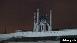 Узган ел "Җирнең бер сәгате" вакытында Казан кирмәне күренеше