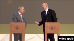 UAE - Armenian Prime Minister Nikol Pashinian and Azerbaijani President Ilham Aliyev attend an awards ceremony in Abu Dhabi, February 4, 2026.