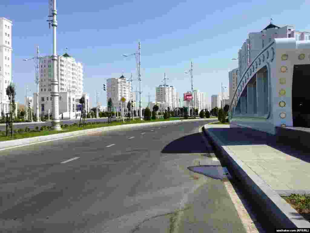 Aşgabadyň "Bitaraplyk" şaýolynyň ugry