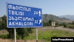 В Ленингорском районе Южная Осетия проходит тест на политическую зрелость. Местная гражданская активистка заявляет о том, что в последнее время давление со стороны властей распространилось на ее близких и родственников