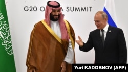 Will Russian President Vladimir Putin (right) blink before Saudi Crown Prince Muhammad bin Salman?