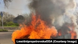 Наслідки одного з попередніх ударів РФ по Нікополю, фото ілюстративне