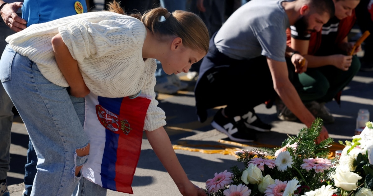 Десетки хиляди хора се събраха в сръбския град Нови Сад