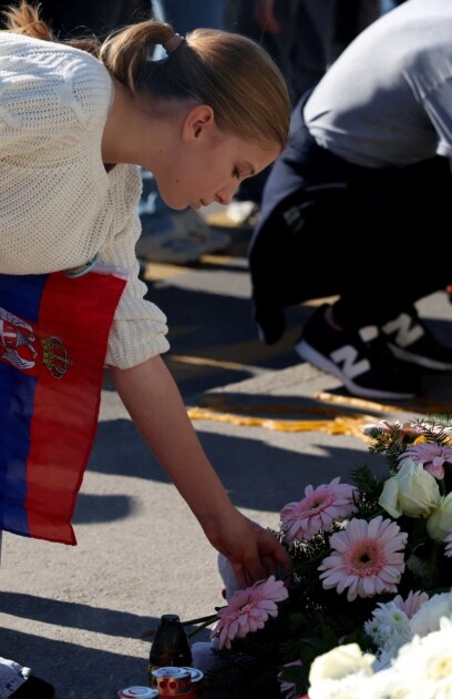 Десетки хиляди хора се събраха в сръбския град Нови Сад