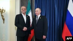 M.Pezeşkian bə V.Putin