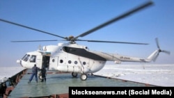 Вертолет «Универсал-Авиа» на палубе судна MYSTERY K. Азовское море, 2012 год