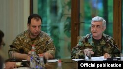 Armenia - President Serzh Sarkisian speaks at a meeting with Defense Minister Vigen Sargsian (L) and other officials in Dilijan, 13Jul2017.