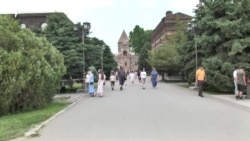 Վարչապետը լռում է, բայց եկեղեցու մասին նրա գրառումները վերլուծում են մասնագիտական խմբերը