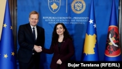 Specijalni izaslanik EU-a za dijalog, Peter Sorensen, sastao se s predsjednicom Kosova, Vjosom Osmani, u Prištini, 14. januara.