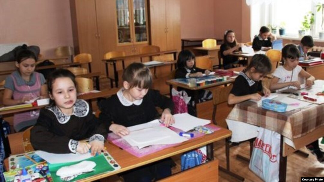 Казанның 18нче санлы татар гимназиясендә дәрес бара
