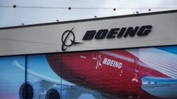 Логотип Boeing на здании