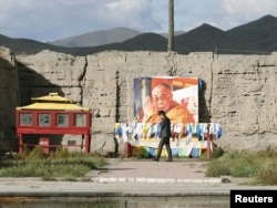 Остатки буддийского храма Усту-Хуурэ в Чадане. Ежегодно в городе проводится одноименный фестиваль этнической музыки
