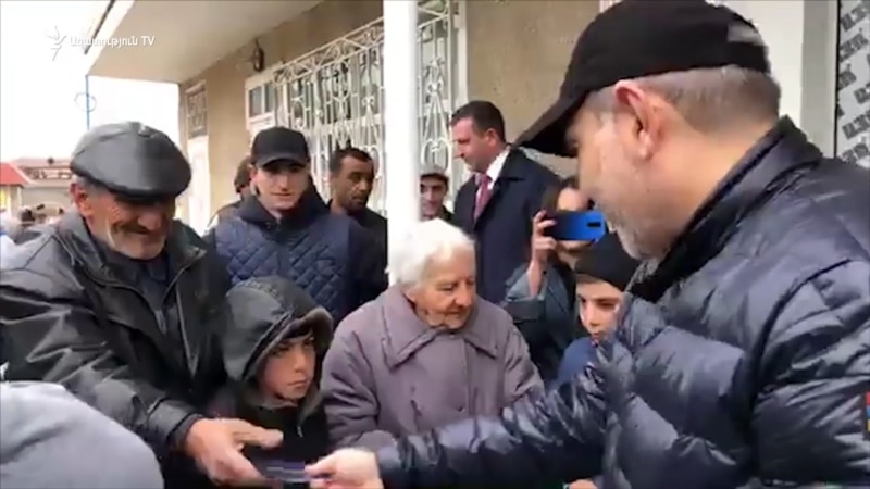 Премьер-министр провел агитационную кампанию в Степанаване. Сторона «нет» на референдуме неоднозначно относится к его визиту