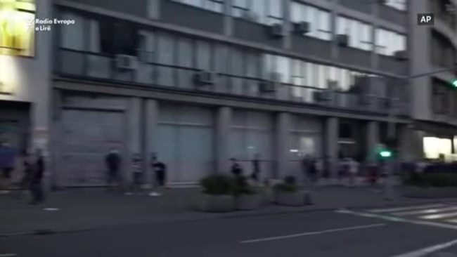 Protesta të dhunshme në Beograd Protesta të dhunshme në Beograd