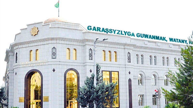 Türkmenistanda dikeldilýän Halk maslahatyna dalaşgärler hödürlenýär