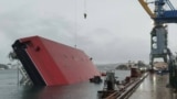 Перевернувшийся плавкран в Севастополе, 27 октября 2025 года