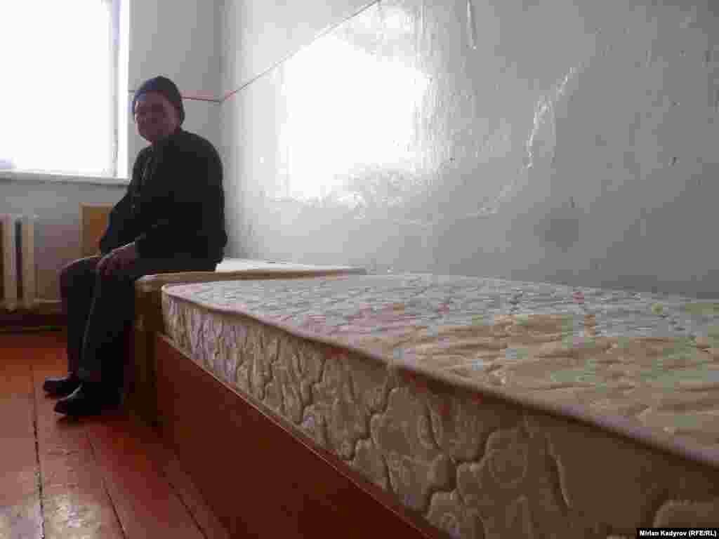 В начале в доме престарелых проживало около 30 человек. 