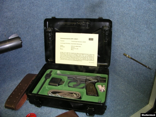 Un pistol subacvatic sovietic expus la Koblenz.