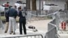 Чоловік, який підпалив себе біля будівлі суду Нью-Йорка під час розгляду справи Трампа, помер – поліція