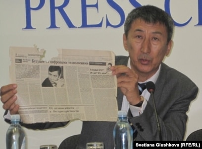 Орыс отбасыларының инкогнито порносы Орыс тілінде Арнольд Мульт порно комикстері