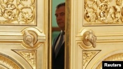 Дмитрий Медведев пока еще в Кремле