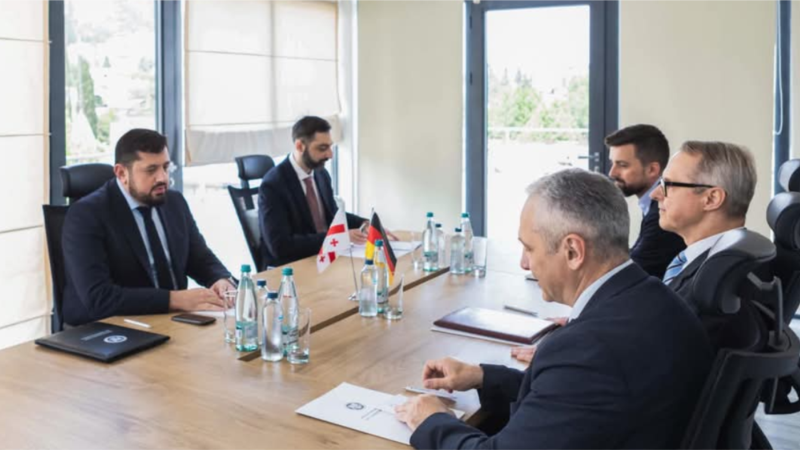გერმანიის ელჩი ელის პასუხს, როგორ მოეპყრობიან FARA-ს ფარგლებში მისი მთავრობის დაფინანსებულ 13 ორგანიზაციას