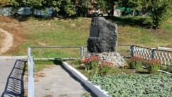 Пам'ятний знак розстріляним нацистами пацієнтам психіатричної лікарні «Сабурова дача» в Харкові