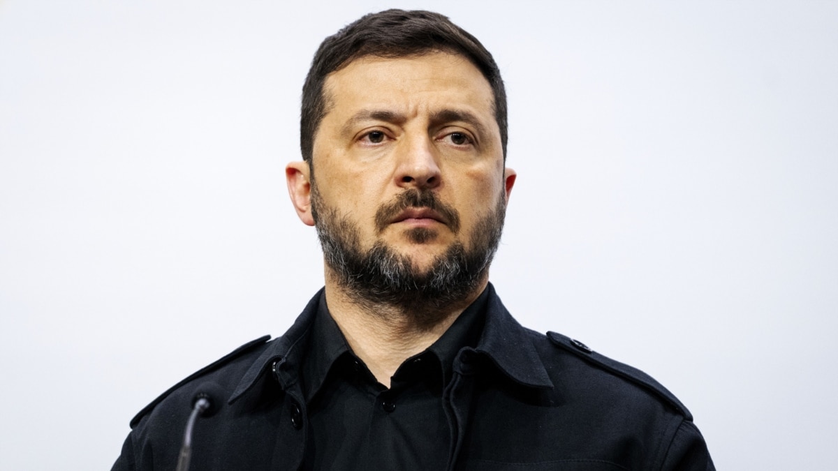 Зеленський про нічну атаку: «щойно тиск ослаб, росіяни почали намагатися зістрибнути з дипломатії»