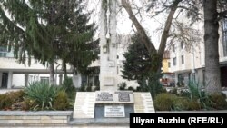  Паметникът на жертвите на „ Възродителния развой “ в Момчилград. 4 декември 2024 година 