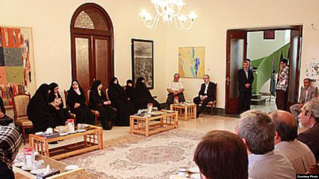 میر حسین موسوی می گوید، مبارزه مردم ایران راهی بدون بازگشت است.