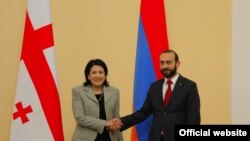 Встреча председателя Национального собрания Армении Арарата Мирзояна (справа) с президентом Грузии Самоле Зурабишвили, Ереван, 14 марта 2019 г. 
