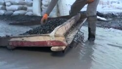 جدال با یخ و برف برای بازیافت ذغال سنگ