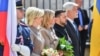 Чех Республикасынын президенти Петр Павел жубайы Ева Павлова, Украинанын лидери Владимир Зеленский жубайы Олена Зеленская менен Прагадагы президенттик сарайда, 4-май, 2025-жыл.