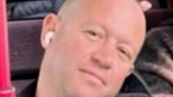 Bărbatul care a amenințat că va ucide un cuplu pentru că vorbea ucraineană a hărțuit și alte persoane, spun martorii