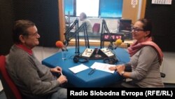Žarko Papić u razgovoru sa novinarkom Mirnom Sadiković u sarajevskom studiju Radija Slobodna Evropa