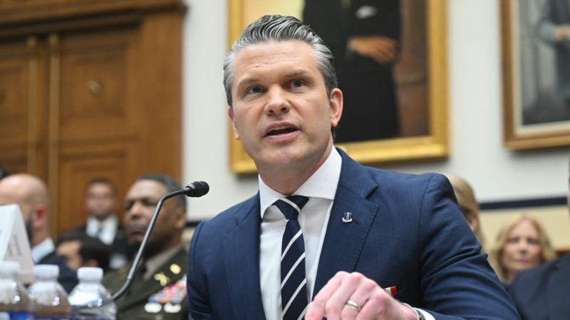 هگست در کنگره: تشبیه جنگ ایران به «باتلاق»، شرم‌آور و خوراک تبلیغاتی برای دشمن است