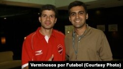 Рафаэль Азеведо (справа) уверен, что расходы на реконструкцию бразильских стадионов были напрасны