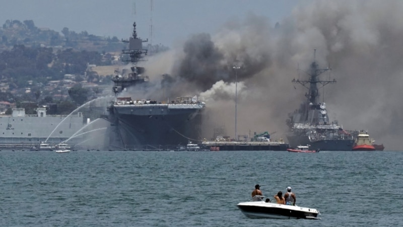 آتش‌سوزی در یک کشتی در پایگاه دریایی سن‌دیگو در آمریکا ۲۱ مجروح برجای‌ گذاشت
