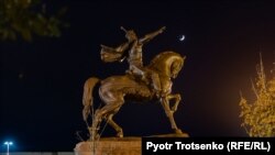 Памятник Эмиру Тимуру. Ташкент, Узбекистан. Иллюстративное фото.