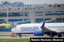 Самалёт Boeing 737-800 беларускага перавозчыка «Белавія» ў падмаскоўным аэрапорце Дамадзедава, 28 траўня 2021