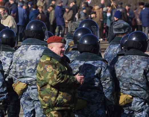 У лістападзе 2000 году на загад кіраўніка КДБ Уладзімера Мацкевіча быў арыштаваны палкоўнік унутраных войскаў Дзьмітры Паўлічэнка, якога падазравалі ў датычнасьці да выкраданьня і забойства апазыцыйных палітыкаў. Як на гэта адрэагаваў Лукашэнка?