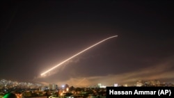 Ракетная атака ЗША на цэлі ў прыгарадзе Дамаску. 14 красавіка.